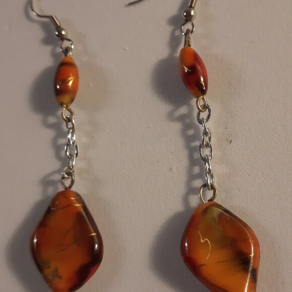 Brand New Pretty Handmade lightweight Jewelry Set (necklace and earrings) - Picture 3 of 3